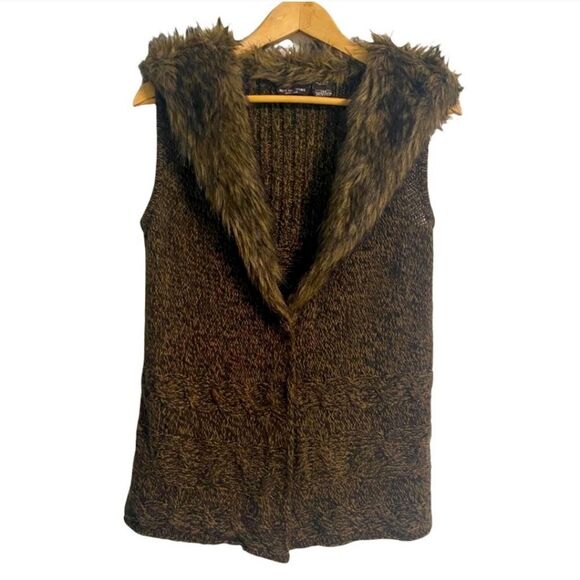 Linda Matthews Open Cardigan Sleeveless Vest with Faux Fur Collar Size M - Picture 1 of 7